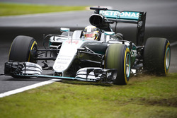 Lewis Hamilton, Mercedes AMG F1 W07 Hybrid runs out