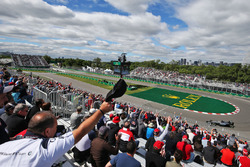 Lewis Hamilton, Mercedes AMG F1 W07 Hybrid