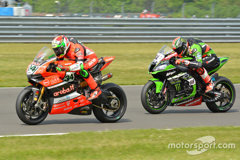 Tom Sykes, Kawasaki Racing Team e Davide Giugliano, Aruba.IT Racing - Ducati