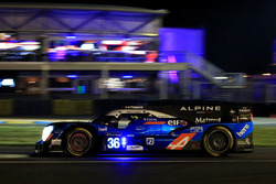 #36 Signatech Alpine A460: Gustavo Menezes, Nicolas Lapierre, Stテゥphane Richelmi