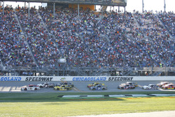 Restart: Ryan Blaney, Wood Brothers Racing Ford leads