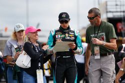 Chase Elliott, Hendrick Motorsports Chevrolet signing autographs