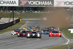Start: #60 Michael Shank Racing with Curb/Agajanian Ligier JS P2 Honda: John Pew, Oswaldo Negri Jr.,