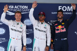 Pole voor Lewis Hamilton, Mercedes AMG F1 W07 , tweede Nico Rosberg, Mercedes AMG Petronas F1 W07 en