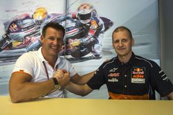 Pit Beirer, KTM Motorsport Director dan Aki Ajo, Team Manager
