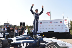 Race winner Kyle Kaiser, Juncos Racing