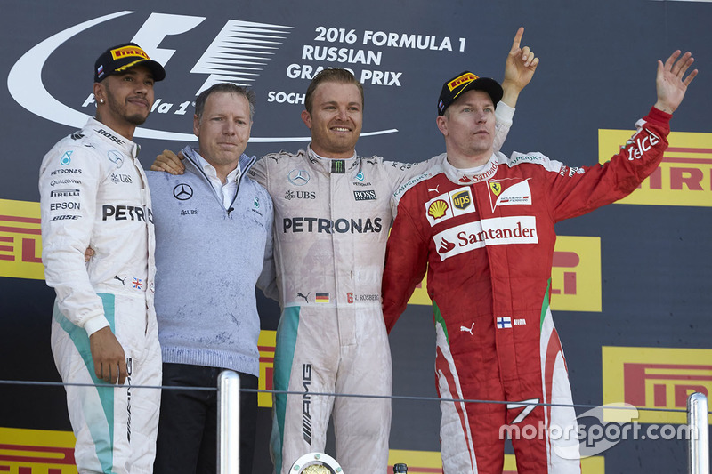 Podio: ganador Nico Rosberg, Mercedes AMG F1 Team; segundo lugar Lewis Hamilton, Mercedes AMG F1 Tea