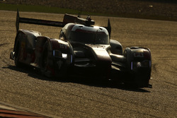 #8 Audi Sport Team Joest Audi R18 e-tron quattro: Lucas di Grassi, Loic Duval, Oliver Jarvis