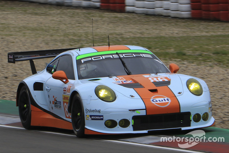 #86 Gulf Racing Porsche 911 RSR: Michael Wainwright, Adam Carroll, Ben Barker