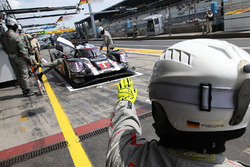 #1 Porsche Team Porsche 919 Hybrid: Timo Bernhard, Mark Webber, Brendon Hartley