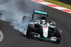 Lewis Hamilton, Mercedes AMG F1 W07 Hybrid bloque une roue au freinage