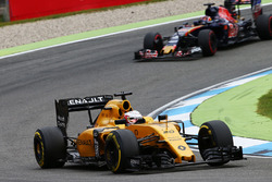 Kevin Magnussen, Renault Sport F1 Team RS16