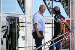 Dr Helmut Marko, Red Bull Motorsport Consultant with Carlos Sainz Jr., Scuderia Toro Rosso