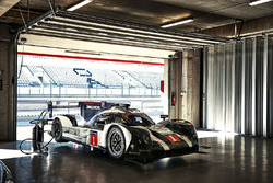 #1 Porsche Team Porsche 919 Hybrid: Timo Bernhard, Mark Webber, Brendon Hartley