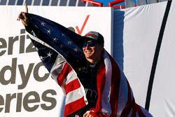 2017 champion Josef Newgarden, Team Penske Chevrolet celebrates