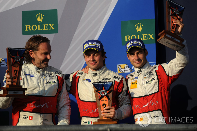 LMGTE Am podio: tercer lugar Thomas Flohr, Francesco Castellacci, Miguel Molina
