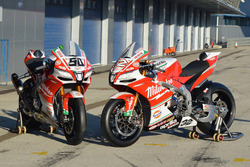 Bikes of Lorenzo Savadori, Milwaukee Aprilia World Superbike Team, Eugene Laverty, Milwaukee Aprilia World Superbike Team