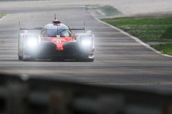 #8 Toyota Gazoo Racing Toyota TS050 Hybrid: Anthony Davidson, Nicolas Lapierre, Kazuki Nakajima