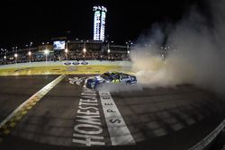 Ganador de la carrera y campeón 2016 Jimmie Johnson, Hendrick Motorsports Chevrolet