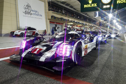 #1 Porsche Team Porsche 919 Hybrid: Timo Bernhard, Mark Webber, Brendon Hartley