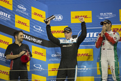 Podium : le vainqueur Mehdi Bennani, Sébastien Loeb Racing, Citroën C-Elysée WTCC; le deuxième, Thed Björk, Polestar Cyan Racing, Volvo S60 Polestar TC1