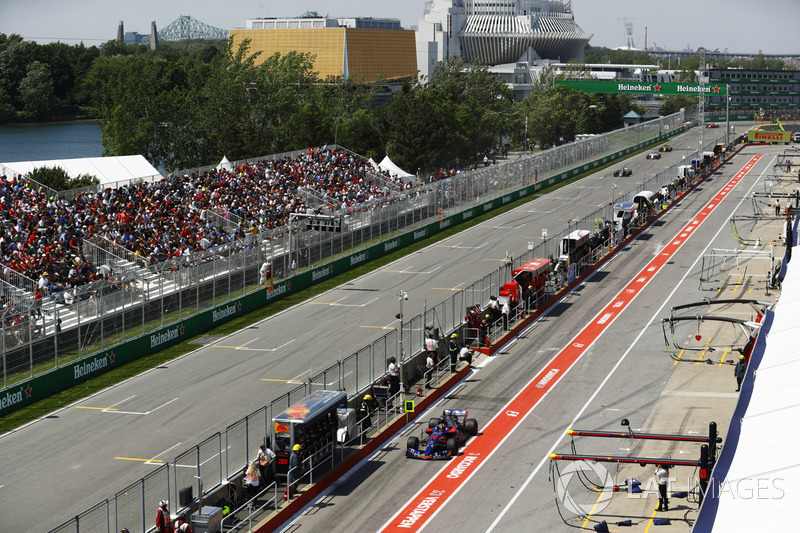 Daniil Kvyat, Scuderia Toro Rosso STR12 en penalización