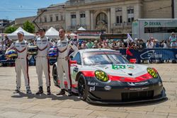 #91 Porsche Team Porsche 911 RSR: Richard Lietz, Frédéric Makowiecki, Patrick Pilet