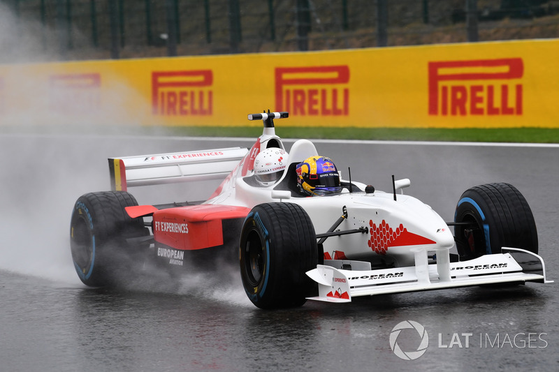 Patrick Friesacher, F1 Experiences tweezitter