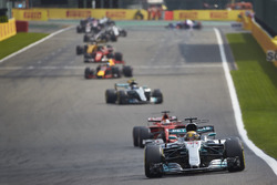 Lewis Hamilton, Mercedes AMG F1 W08, Sebastian Vettel, Ferrari SF70H, Valtteri Bottas, Mercedes AMG F1 W08