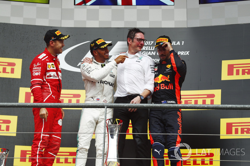 Podio: Ganador de la carrera Lewis Hamilton, Mercedes AMG F1, Andrew Shovlin, ingeniero, Mercedes AMG F1, segundo lugar de Sebastian Vettel, Ferrari, tercero Daniel Ricciardo, Red Bull Racing