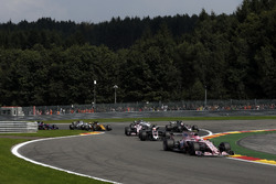 Старт гонки: Эстебан Окон, Sahara Force India F1 VJM10