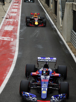 Daniil Kvyat, Scuderia Toro Rosso STR12, Max Verstappen, Red Bull Racing RB13 and Valtteri Bottas, Mercedes AMG F1 W08