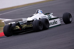 Paul di Resta, en el Williams FW08B Cosworth 1982 de 6 ruedas coche de F1