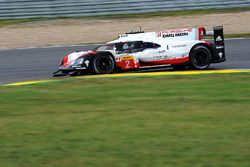 #2 Porsche Team Porsche 919 Hybrid: Timo Bernhard, Earl Bamber, Brendon Hartley