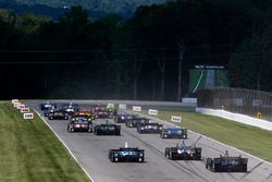 Will Power, Team Penske Chevrolet, Josef Newgarden, Team Penske Chevrolet lead at the start