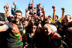 Felix Rosenqvist, Mahindra Racing, celebrates with his team