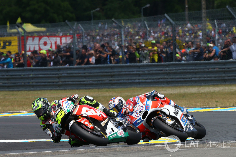 A disputa pelo quarto lugar ficou entre Cal Crutchlow e Andrea Dovizioso. O inglês foi superado nas últimas voltas.