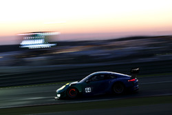 №44 Team Falken Motorsport, Porsche 991 GT3-R: Мартин Раггиннгер, Йорг Бергмайстер, Дирк Вернер, Лор