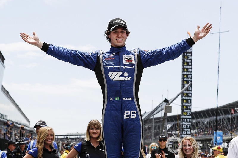 Ele entrou pela equipe Carlin, que havia sido campeã no ano anterior, com Ed Jones.