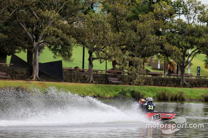 Max Verstappen, Red Bull Racing en el río Yarra
