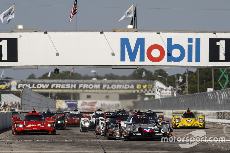 Arrancada, #13 Rebellion Racing ORECA 07: Neel Jani, Sébastien Buemi, Nick Heidfeld líder