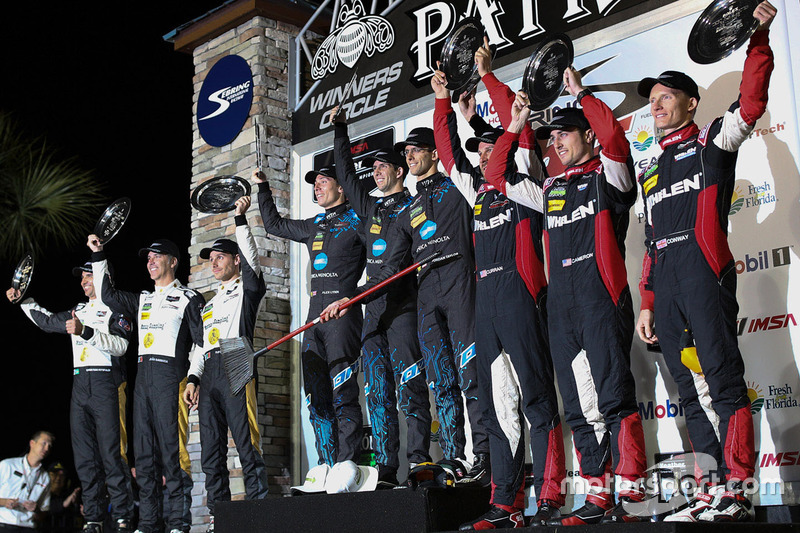 Podium: winners Ricky Taylor, Jordan Taylor, Alex Lynn, Wayne Taylor Racing, second place Joao Barbosa, Christian Fittipaldi, Filipe Albuquerque, Action Express Racing, third place Eric Curran, Dane Cameron, Mike Conway, Action Express Racing