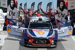 Les vainqueurs Thierry Neuville, Nicolas Gilsoul, Hyundai i20 Coupe WRC, Hyundai Motorsport