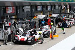 #1 Porsche Team Porsche 919 Hybrid: Neel Jani, Andre Lotterer, Nick Tandy, #2 Porsche Team Porsche 919 Hybrid: Timo Bernhard, Earl Bamber, Brendon Hartley