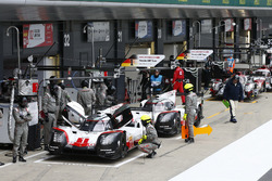 #1 Porsche Team Porsche 919 Hybrid: Neel Jani, Andre Lotterer, Nick Tandy, #2 Porsche Team Porsche 919 Hybrid: Timo Bernhard, Earl Bamber, Brendon Hartley