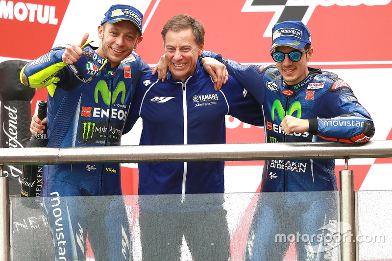 Podio: Valentino Rossi, Yamaha Factory Racing, Lin Jarvis, Yamaha Factory Racing Managing Director, Maverick Viñales, Yamaha Factory Racing