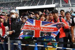 Jolyon Palmer, Renault Sport F1 Team fans and banner