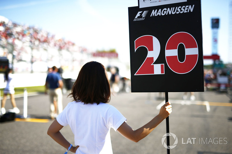 Grid Girl for Kevin Magnussen, Haas F1 Team