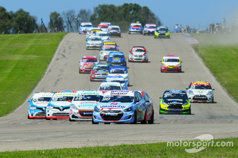 Michell Bonnin, Hyundai Mobil Motorsport, lidera el grupo.