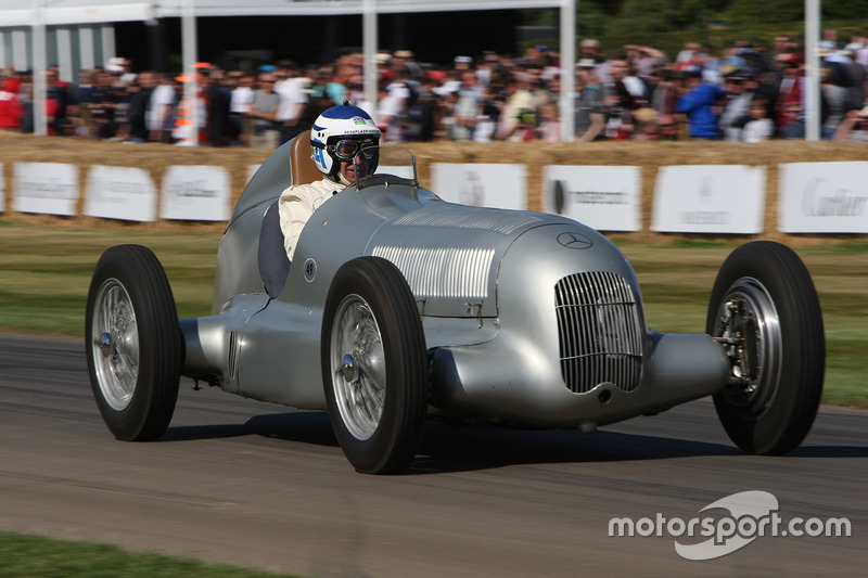 Mercedes W25, 2017 Goodwood Festivali'nde 